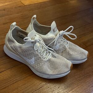 Nike Women's Air VaporMax Flyknit athletic shoes